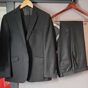 Kenneth Cole Elegant Black Suit